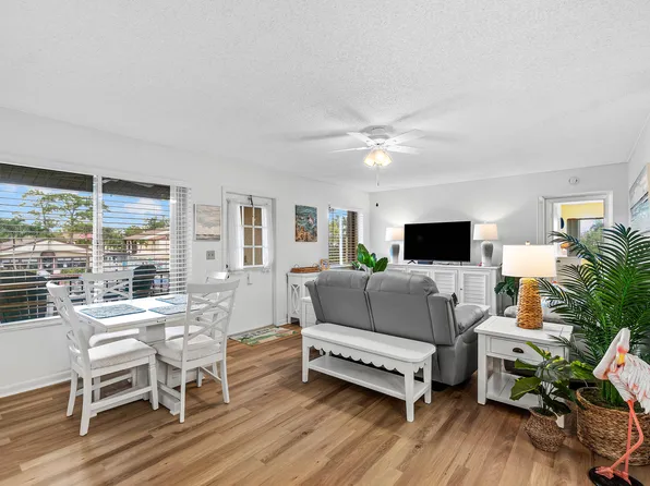 302 Knotty Pine Circle #A-2, Greenacres, FL 33463