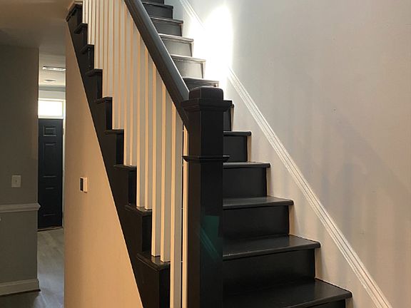 2nd image of 146 N East Ave #D
