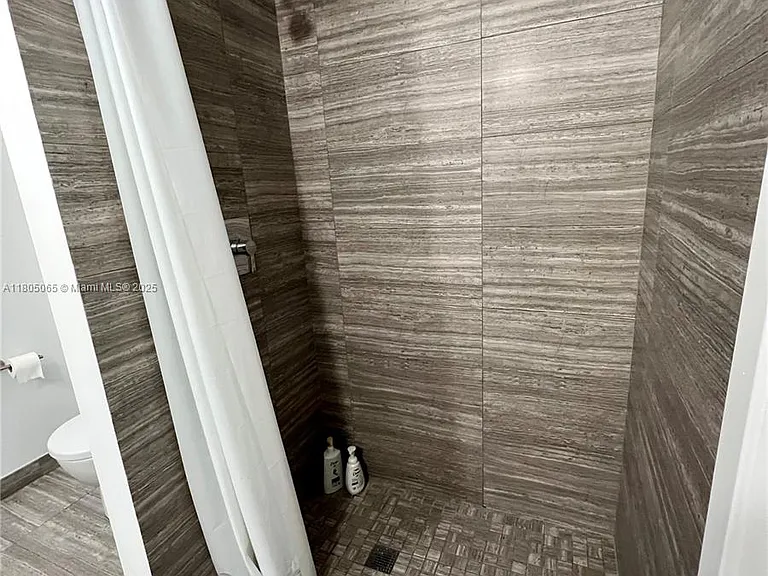 1010 Brickell Ave #4205 — Photo 31