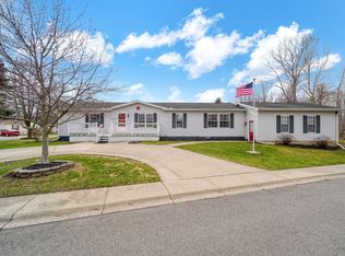 701 Missouri River Dr, Adrian, MI 49221