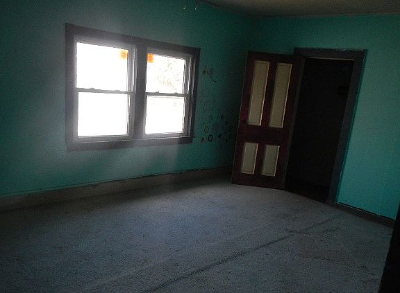 4th image of 115 Portage St