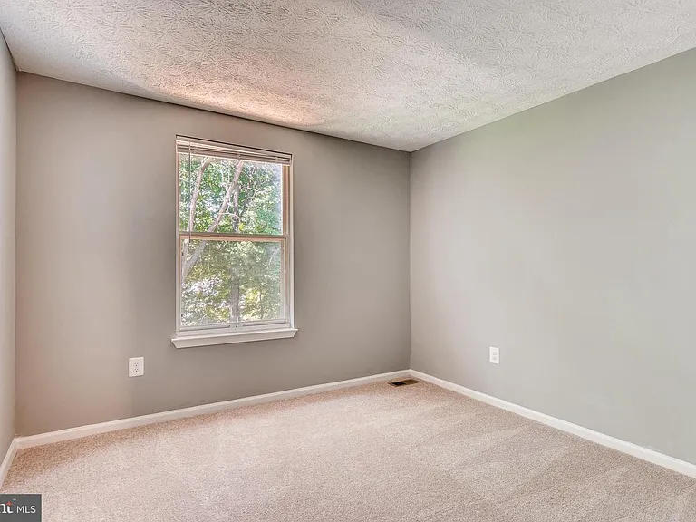 509 Oakmont Ct — Photo 13