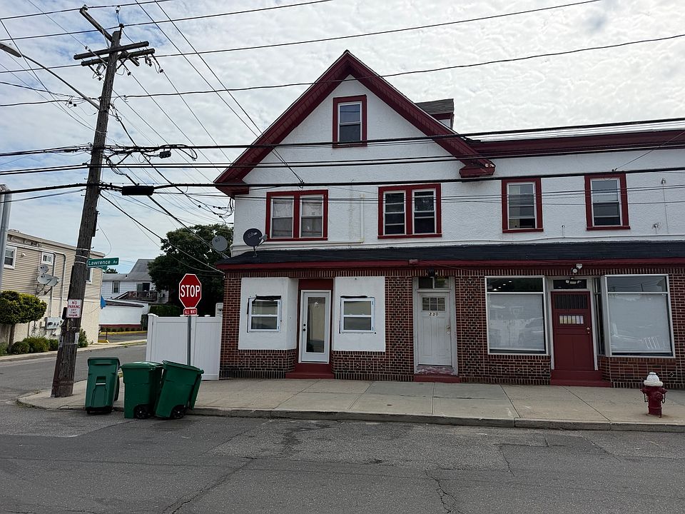 1st image of 230 Lawrence Ave #2B