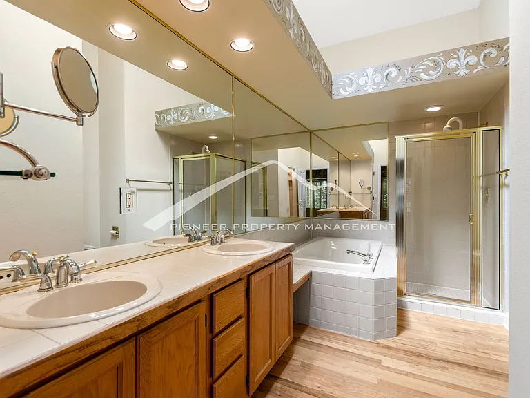 4605 S Yosemite St #7 — Photo 6