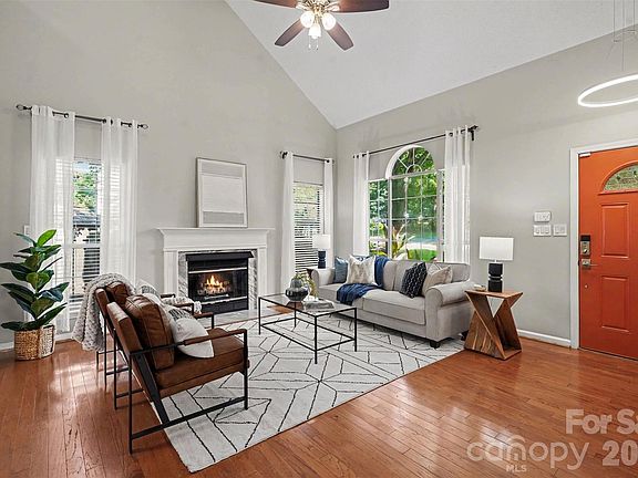 2nd image of 10427 Danesway Ln