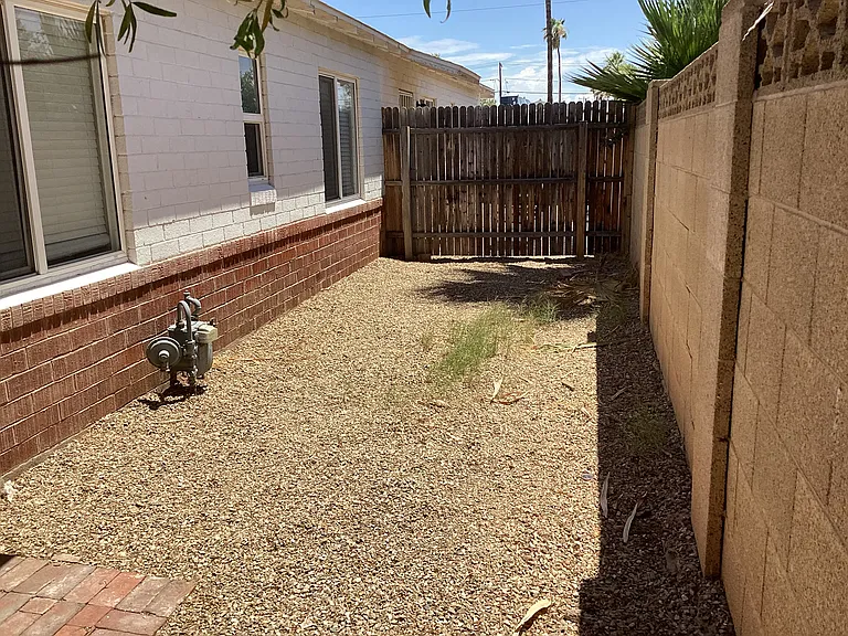 1614 W Osborn Rd — Photo 10