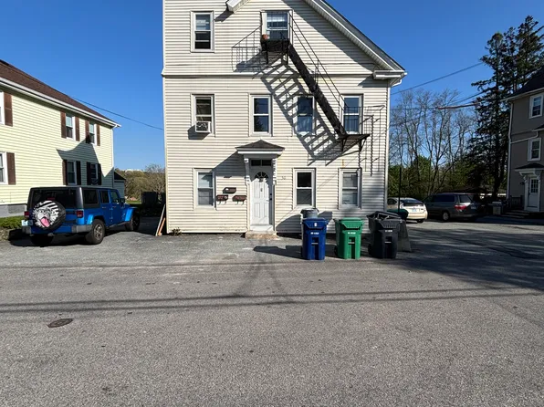 50 Adelaide Ave APT 1, Warwick, RI 02886