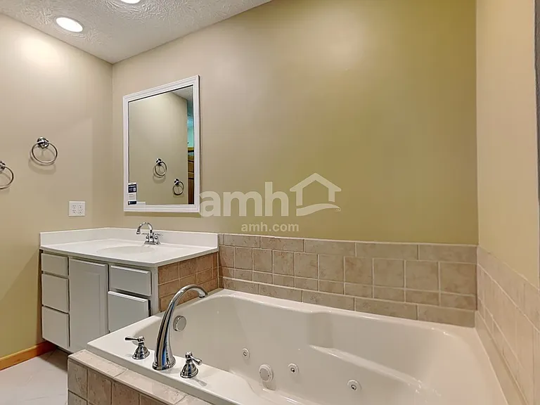 715 Justin Ct — Photo 12