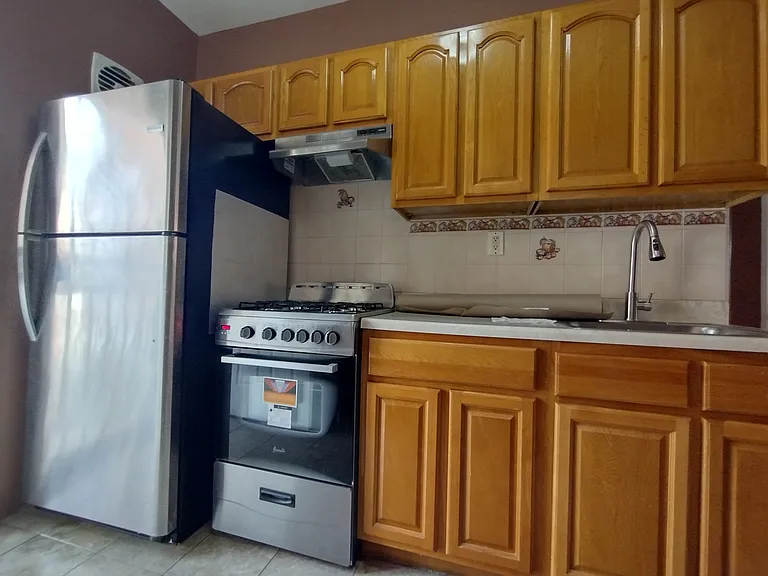 1478 E 93rd St #1 — Photo 13