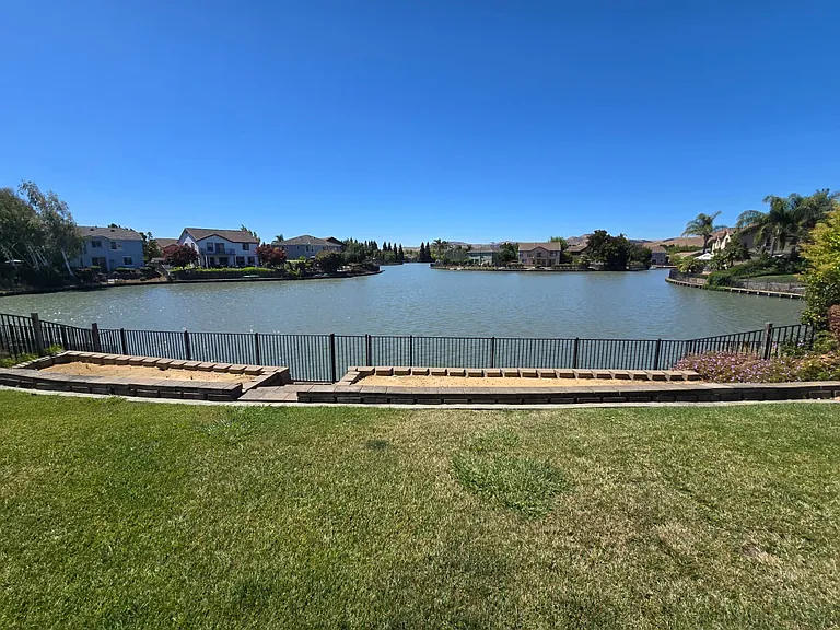 5130 Lakeshore Dr — Photo 53