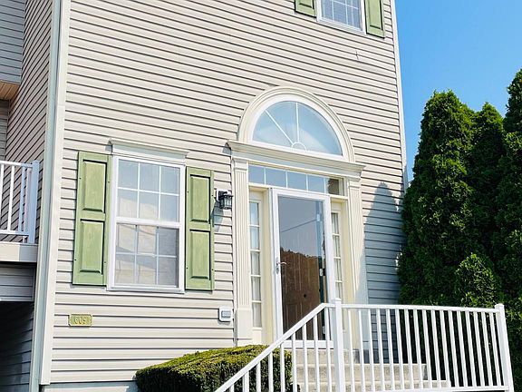 4th image of 609 Hamilton St