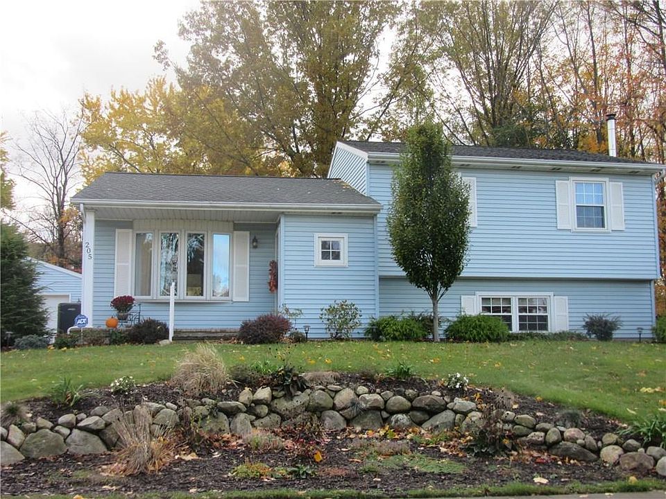 1st image of 205 Bunny Ln