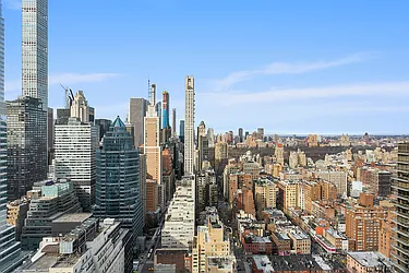 Rented by New York Casas Ltd.