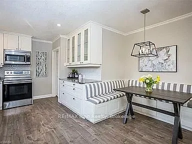 319 Ridgewood Cres S #MAIN — Photo 11