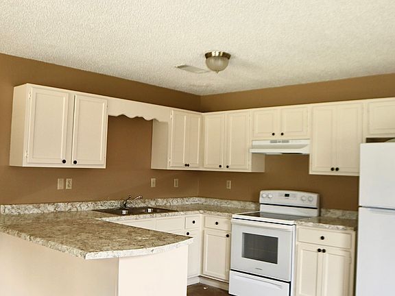 4th image of 5 Sharon Cir #1