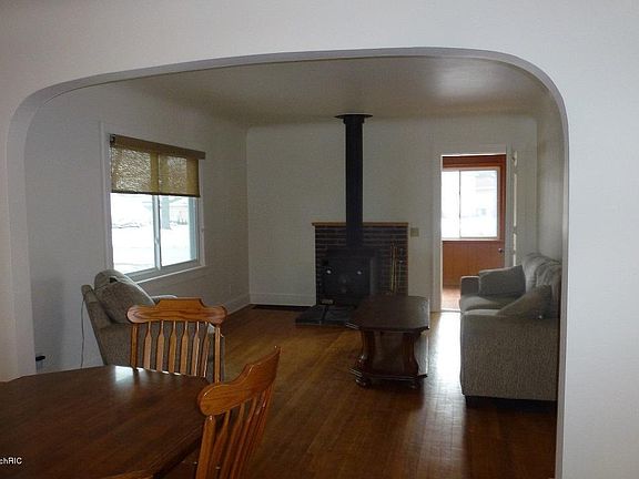 3rd image of 2246 Sherman Ave