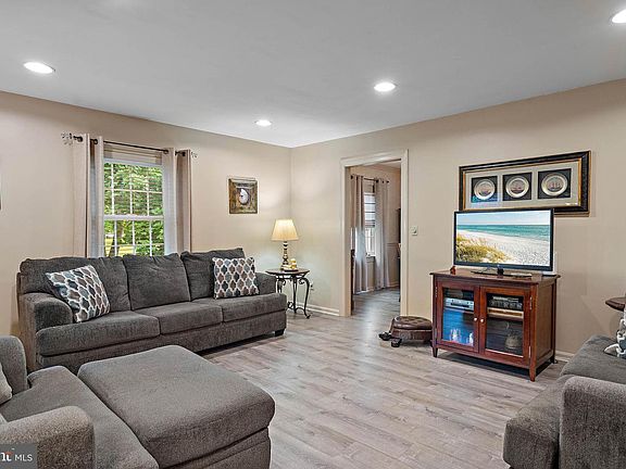 5th image of 31331 Coventry Dr