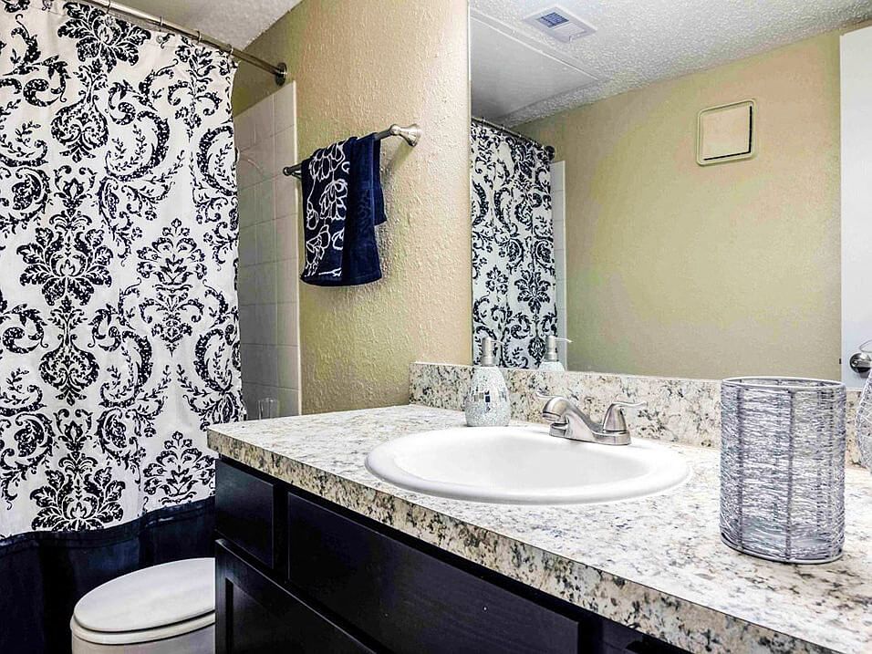 Large Bathrooms to Make Getting Ready in the Morning a Breeze