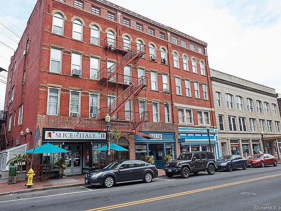 2nd image of 83 Washington St #3G