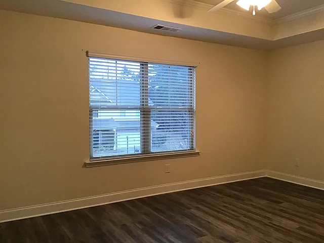 2432 Folsom St — Photo 10