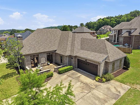 2nd image of 143 Courts Ln
