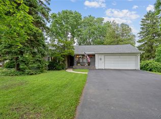 302 Hinsdale Rd, Camillus, NY 13031
