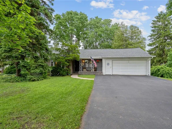 302 Hinsdale Rd, Camillus, NY 13031