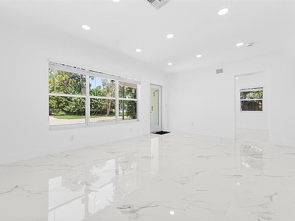 5th image of 1660 SW 22nd Avenue