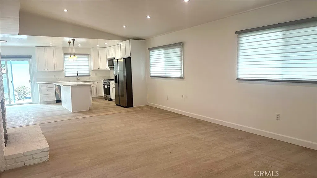 4 bed, 1678 sqft, $5,950 — Photo 4