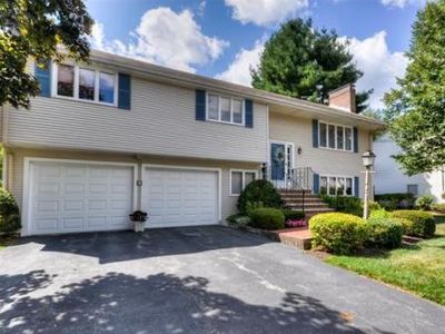 85 Mackintosh Ave, Needham, MA, 02492