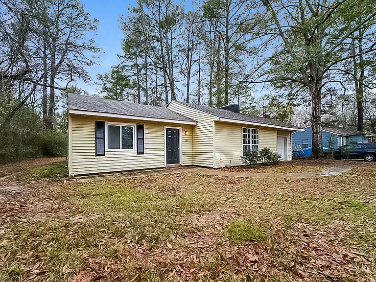 1083941_016_front_view_13480833.jpg