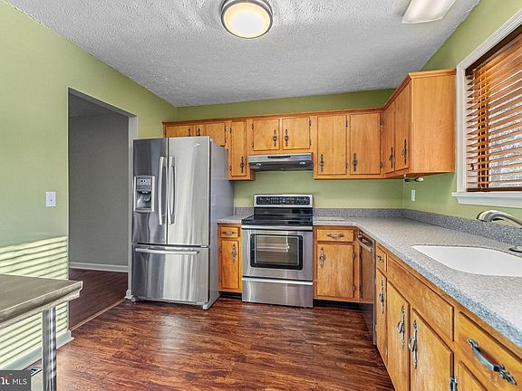 3rd image of 23348 Red Oak Ct