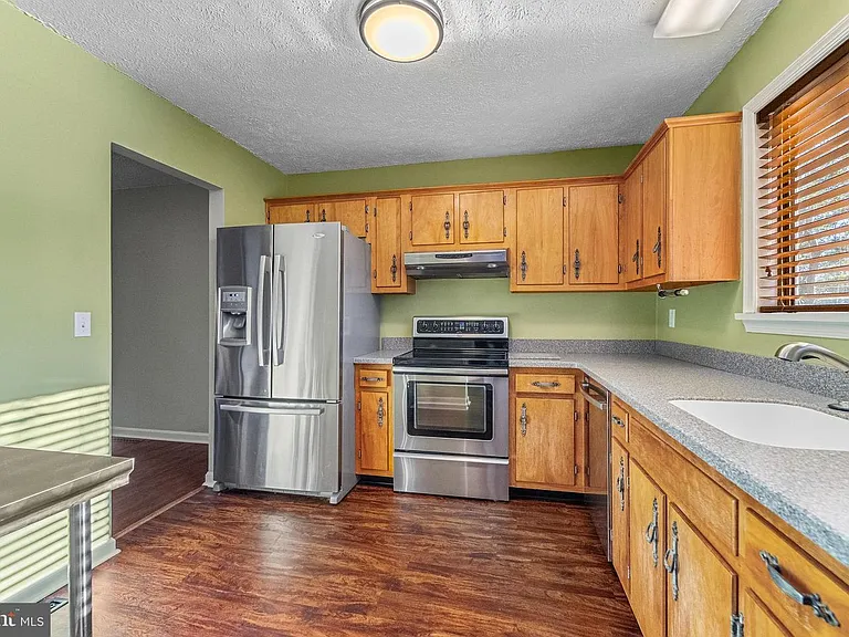 23348 Red Oak Ct — Photo 3