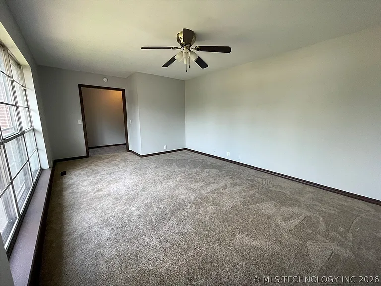 278 Hickory Dr — Photo 10
