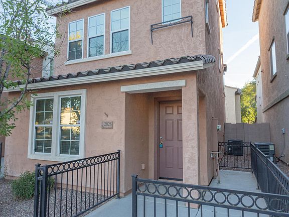 3rd image of 2025 N 78th Dr