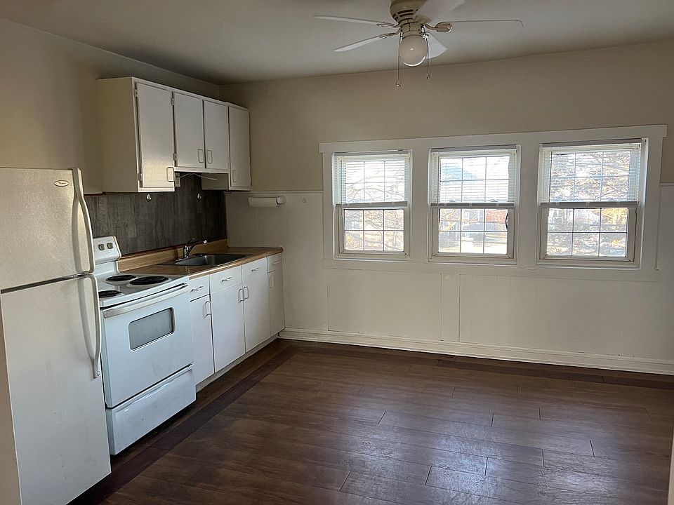 1st image of 250 Browning Ln Rear 2
