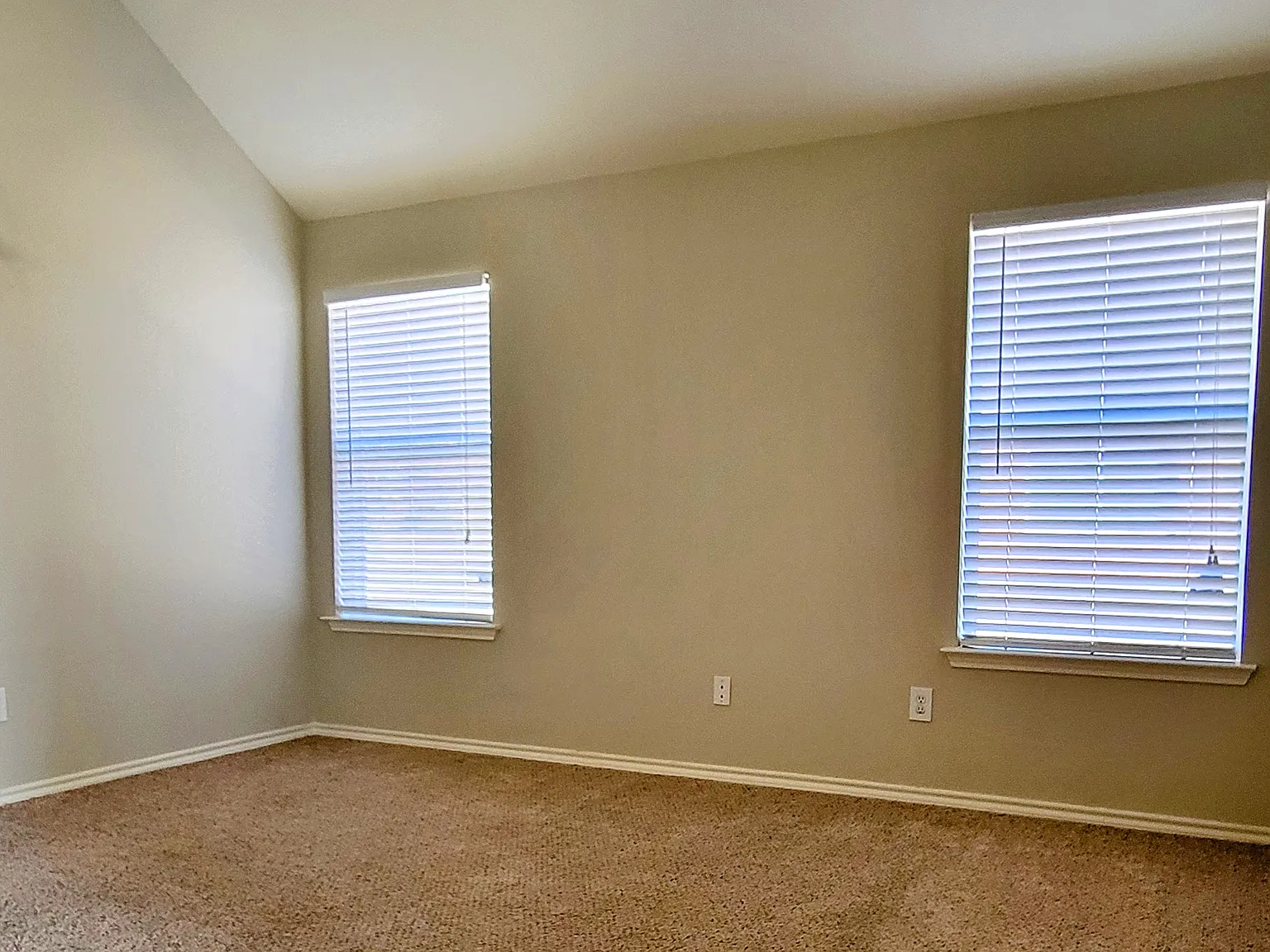 3 bed, 1681 sqft, $2,500 — Photo 4