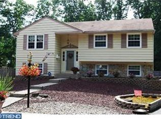 14 Amherst Ct, Turnersville, NJ 08012