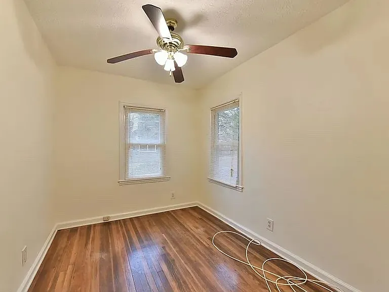 1913 Camellia Dr — Photo 13