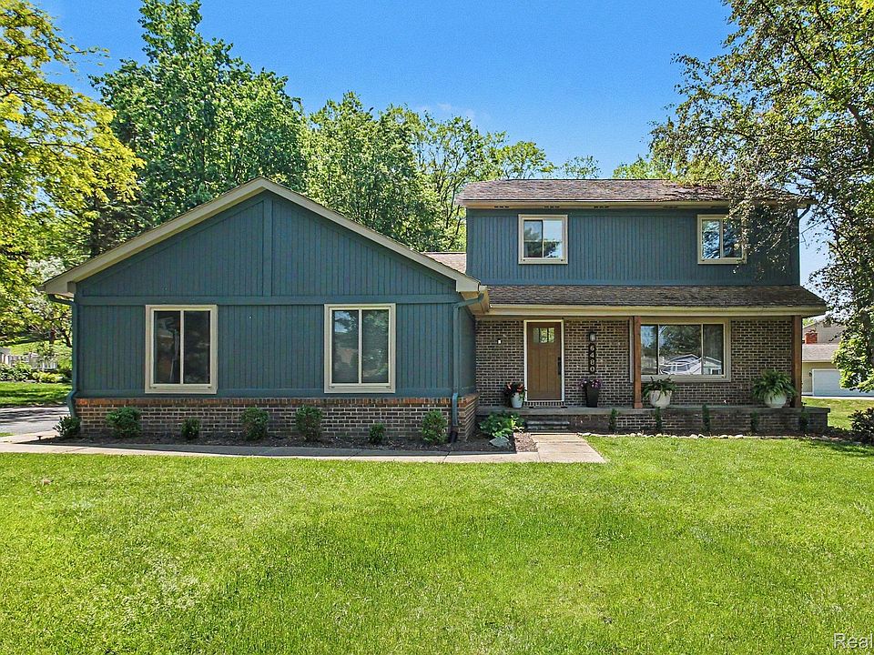 1st image of 6480 Grand Circle Dr