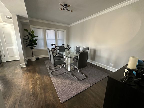 3rd image of 5549 N Lincoln Ave Unit 3