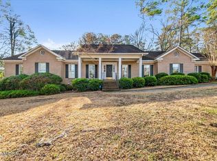 2824 N Hillandale Cir, Macon, GA 31204