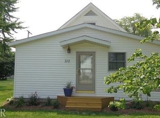 310 W Washington St, Le Roy, IL 61752