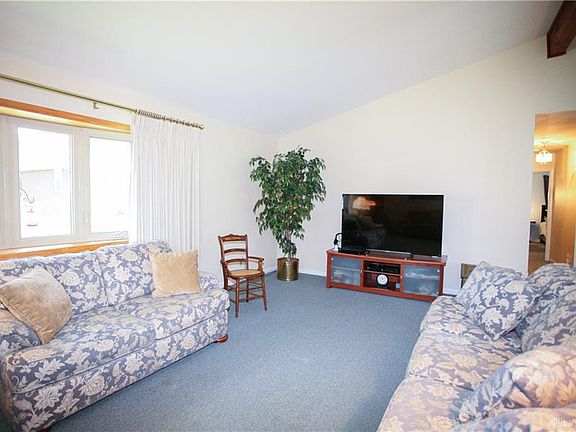 2nd image of 2324 Glenheath Dr