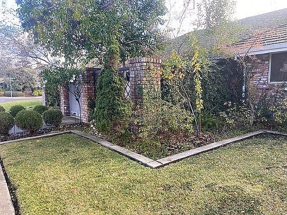 5th image of 2608 Meadow Lake Dr