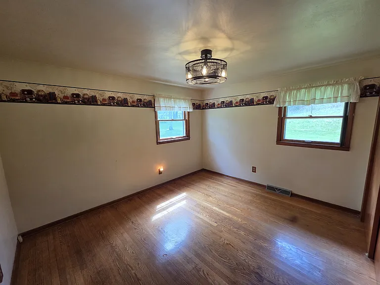 219 Sunset Dr — Photo 6