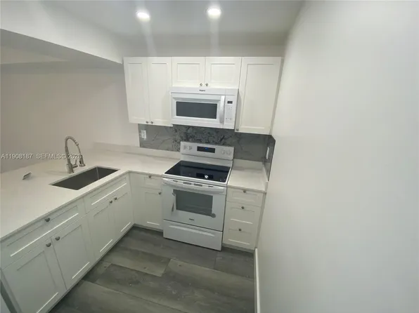 11800 SW 18th St #5274, Miami, FL 33175