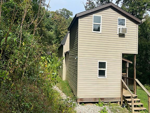 3rd image of 2742 Milltown Rd
