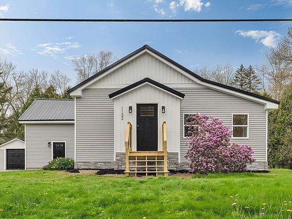 2nd image of 1132 College Avenue