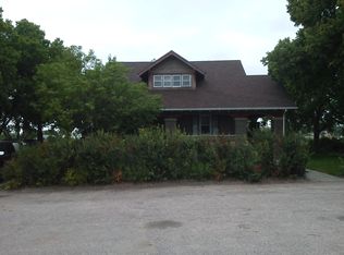 802 W 2nd St., Chadron, NE 69337